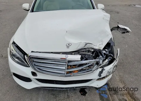 2015 Mercedes Benz C 300 из США, поврежденный, VIN 55SWF4JB3FU067586